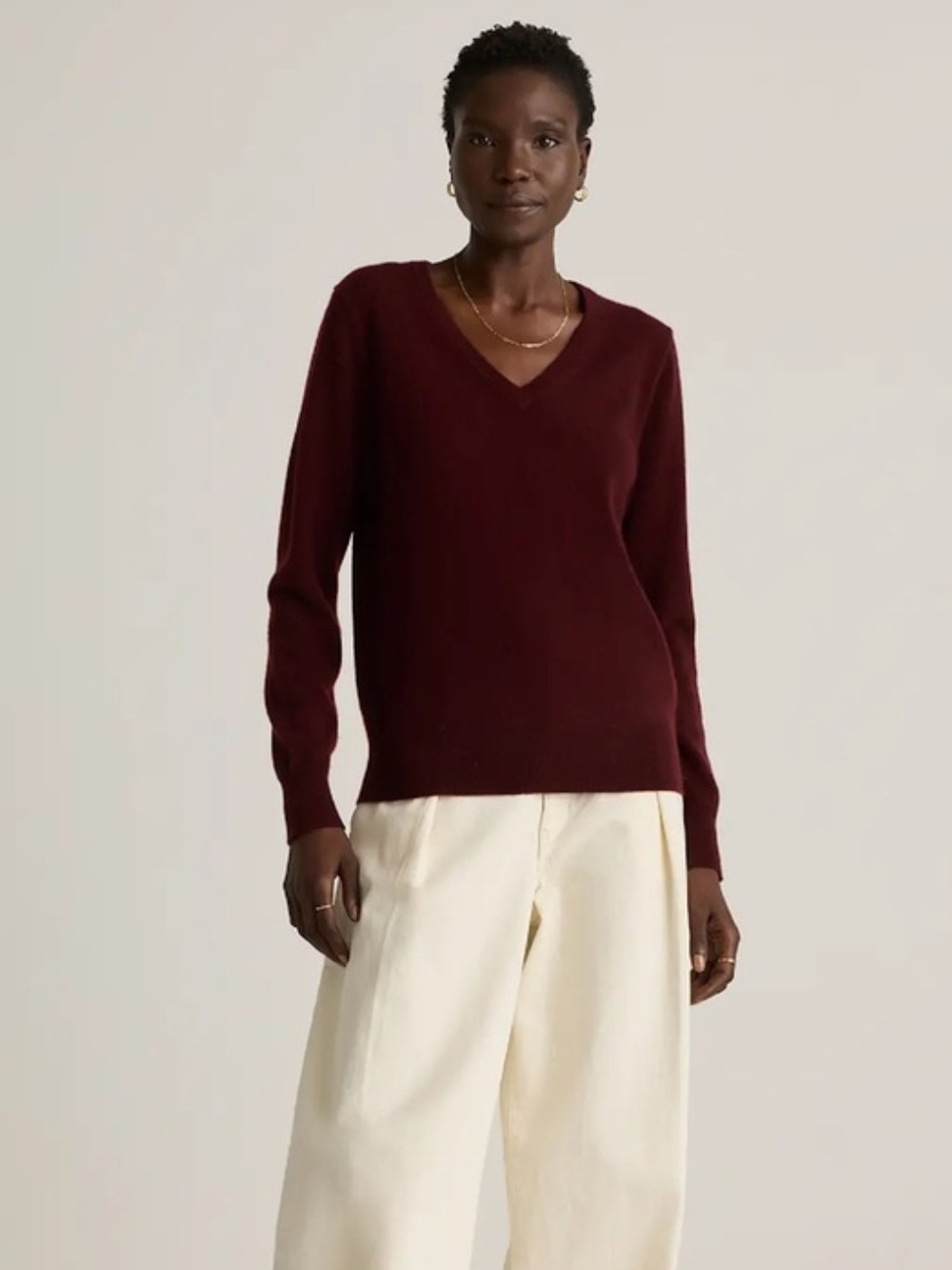 Quince Mongolian Cashmere V-Neck Sweater in Burgundy Size Medium